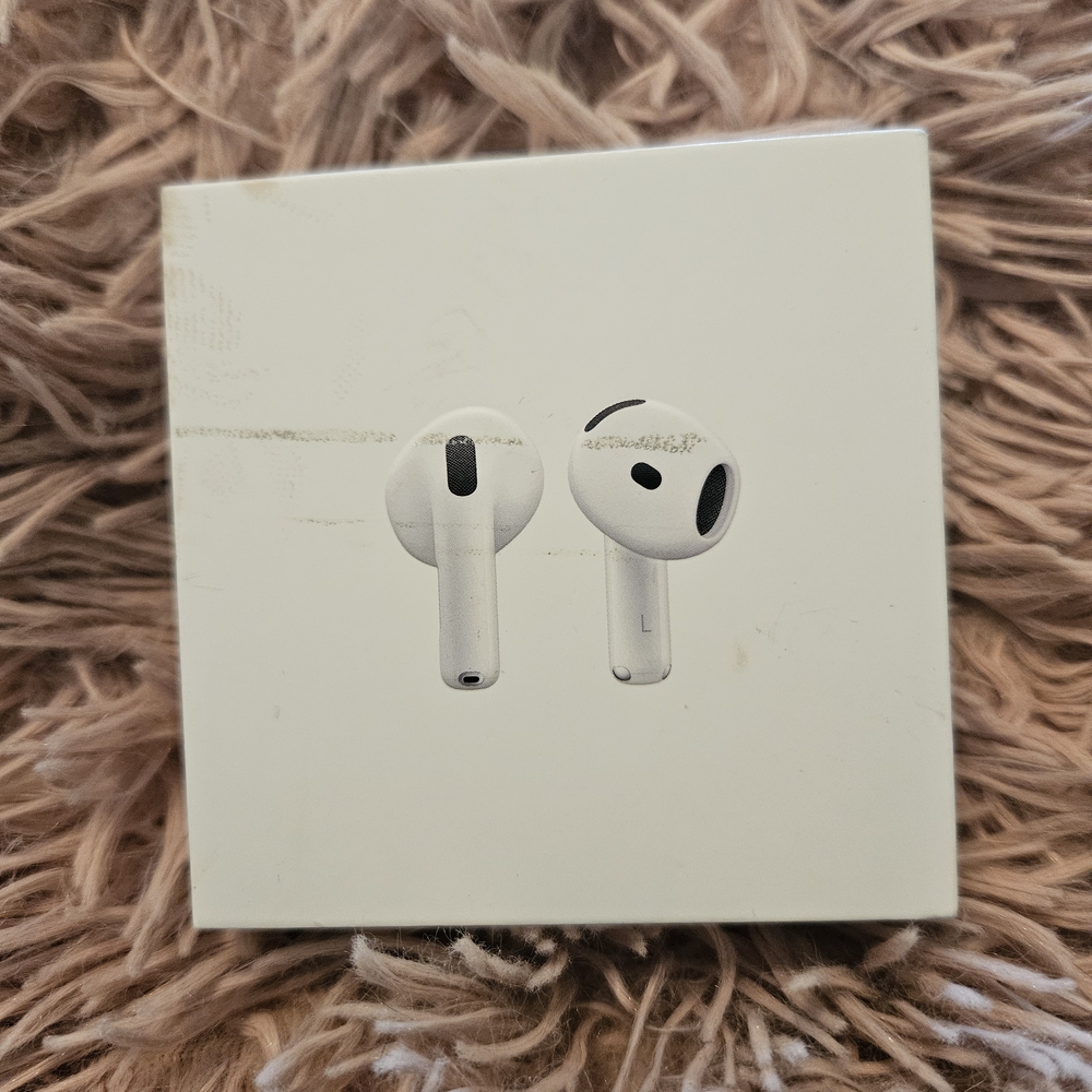 Apple White Wireless Earbuds Boxed